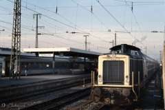 211 062-5 vor Nahverkehrszug Nürnberg Hbf ( 20.01.1994) - gescanntes Dia